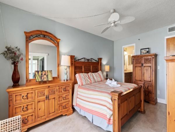 Updated 4th floor corner unit right on the Gulf